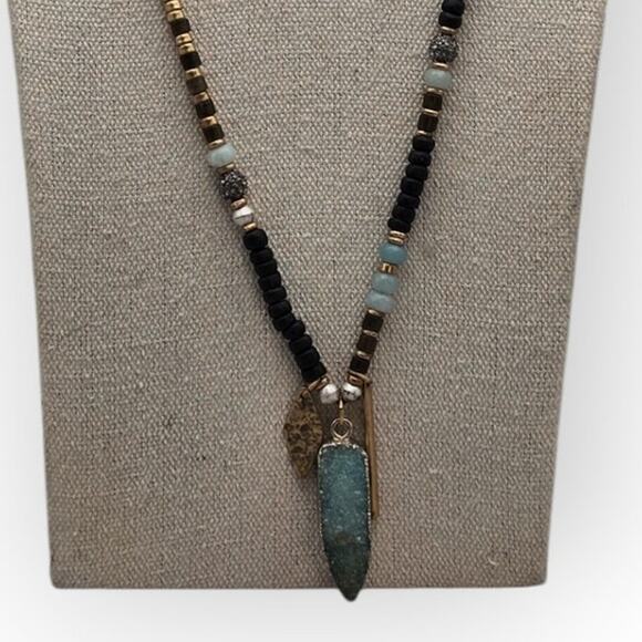 Gold & Black Beaded Green Druzy Pendant Stella & Dot Necklace - Picture 5 of 8